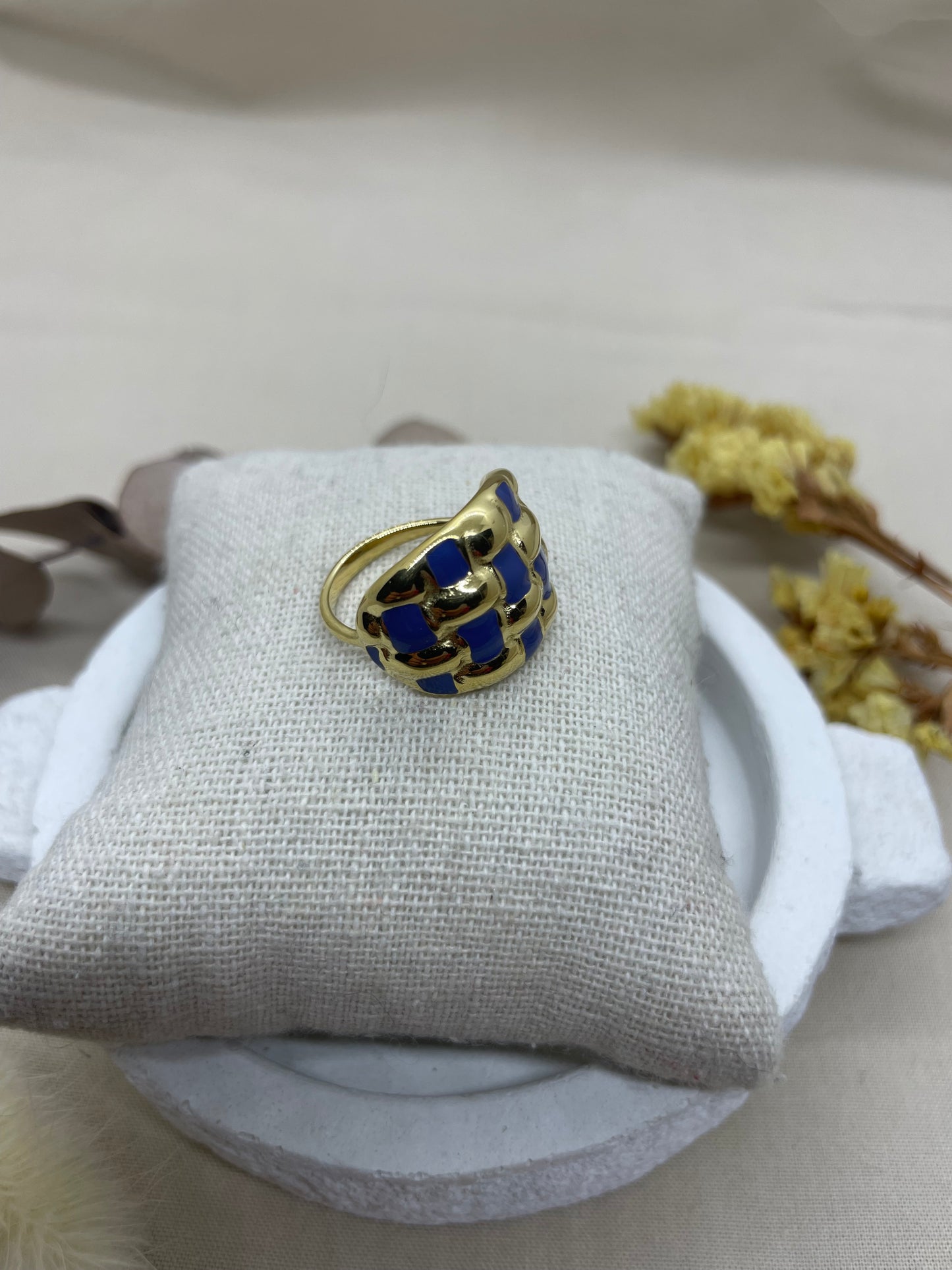 Bague quadrillage bleue dorée