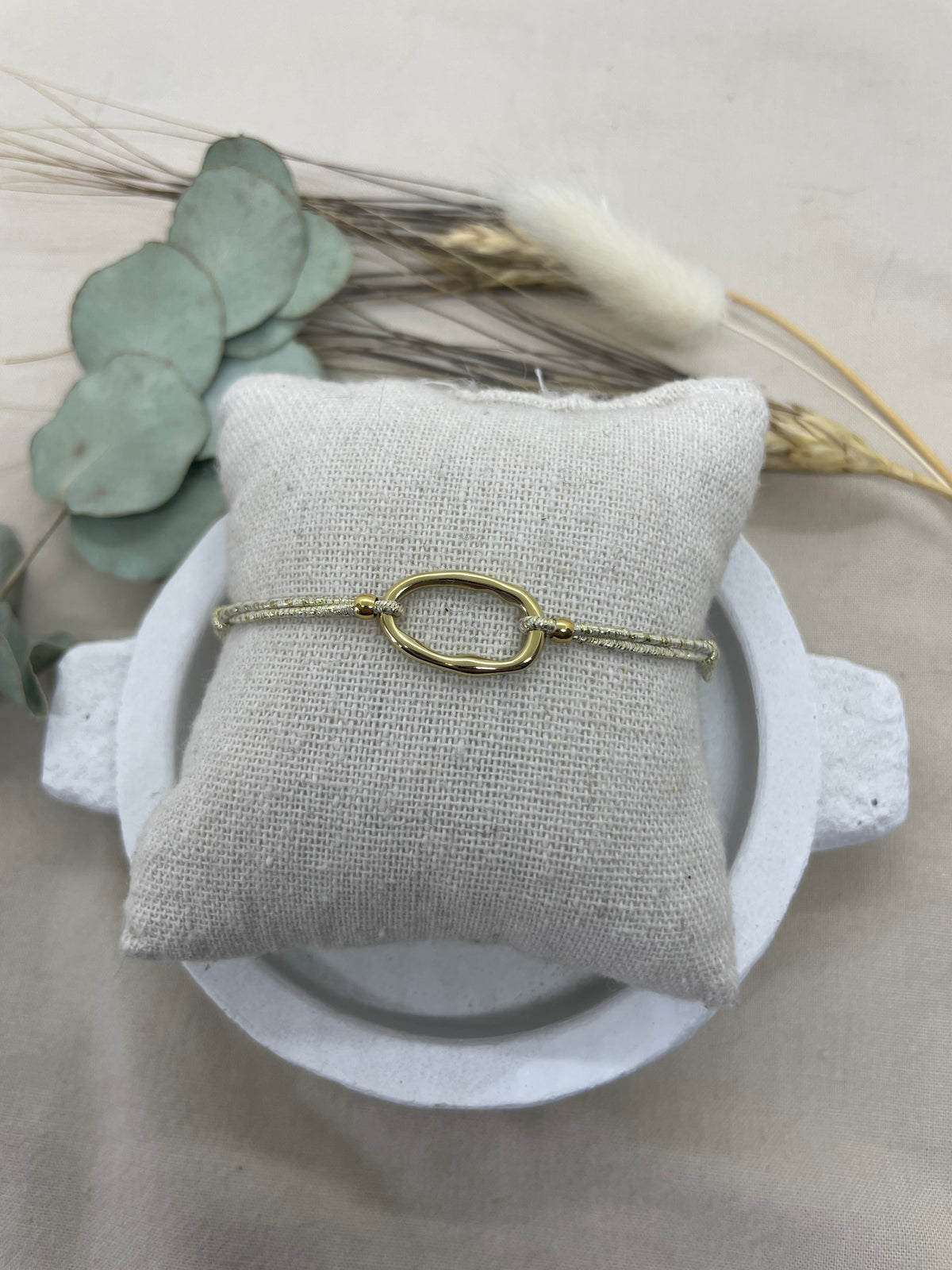 Bracelet cordon ovale irrégulier doré