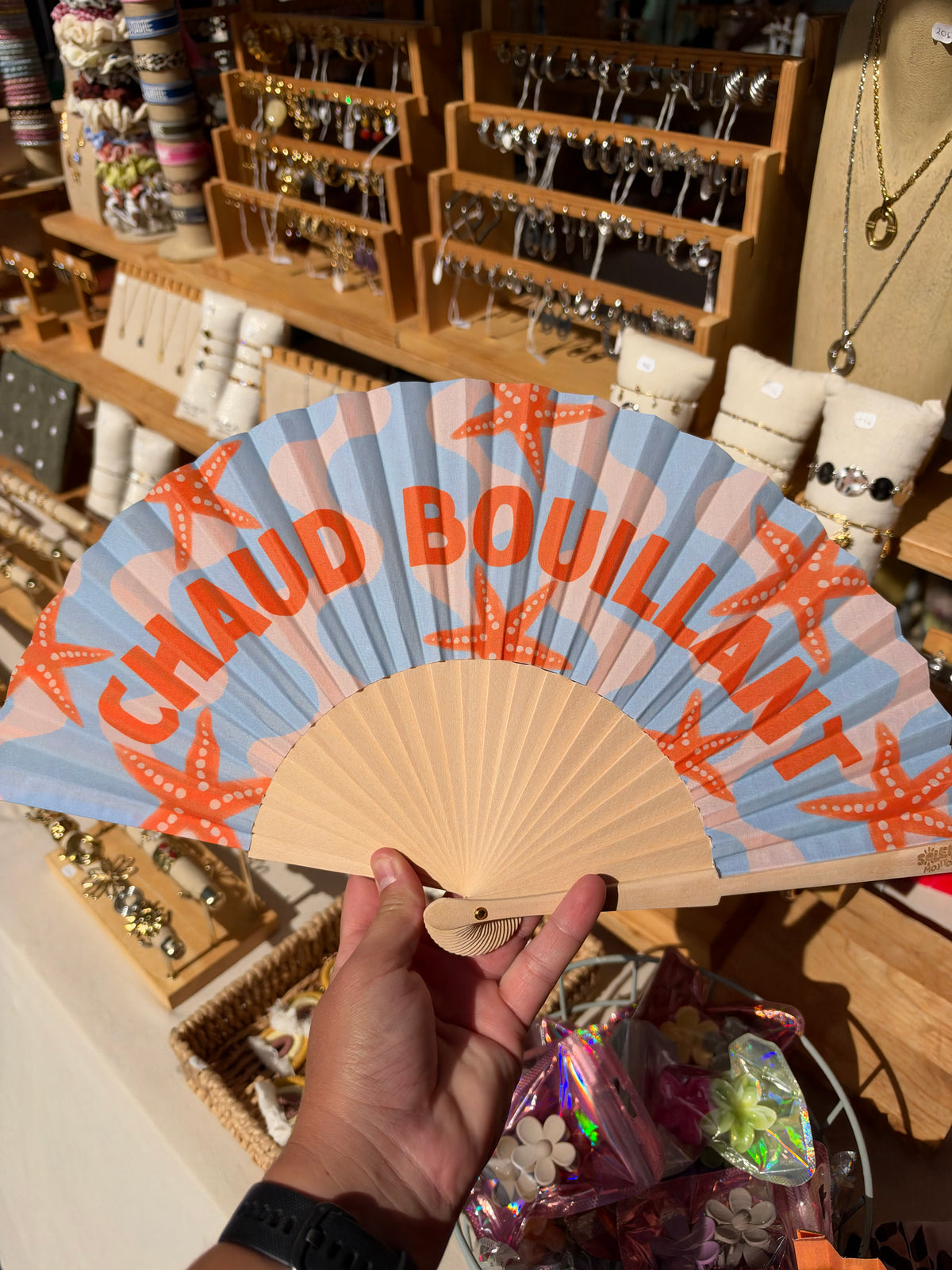 Éventail « chaud bouillant »