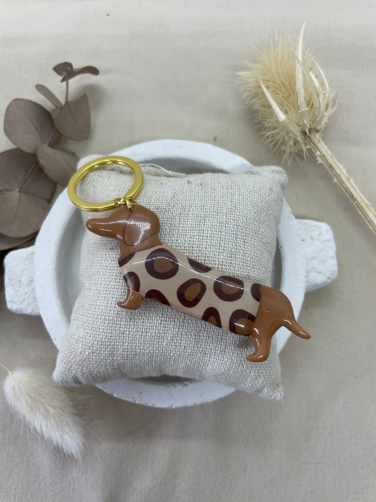 Porte-clés teckel léopard beige grand modèle