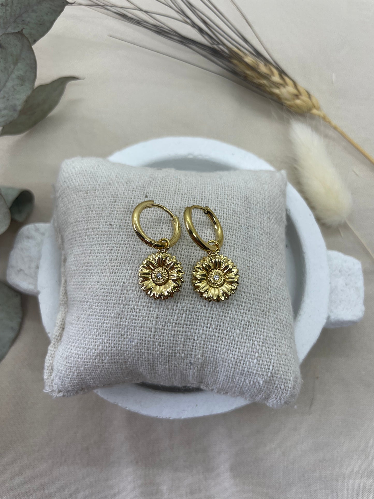 Boucles d’oreilles tournesol créoles dorées