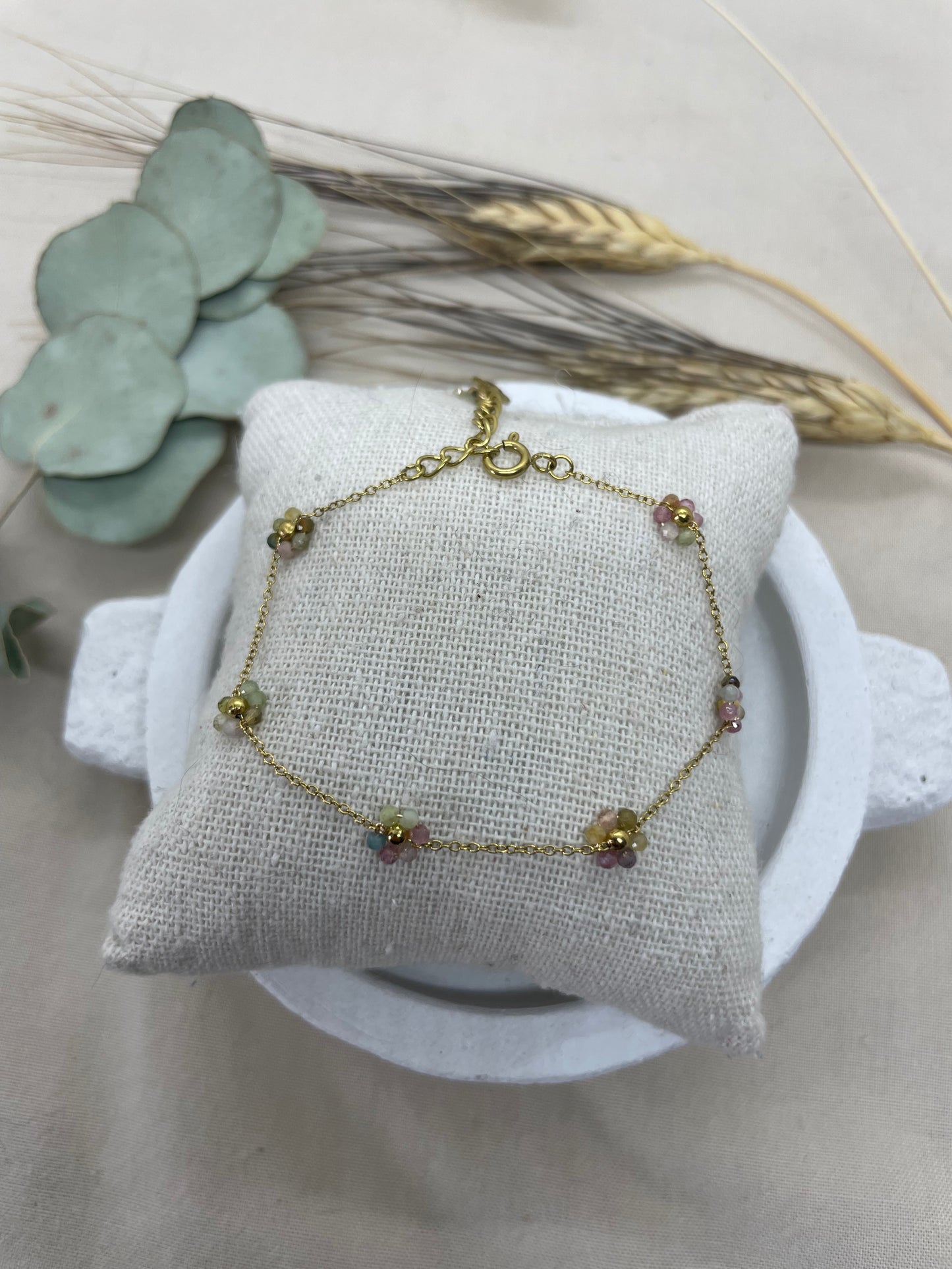 Bracelet fleurs perles roses vertes