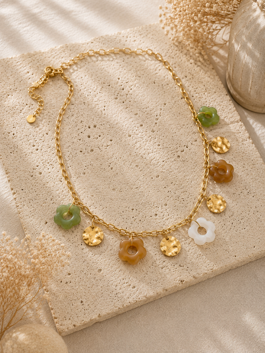 Collier Fleurs pastilles martelées dorées