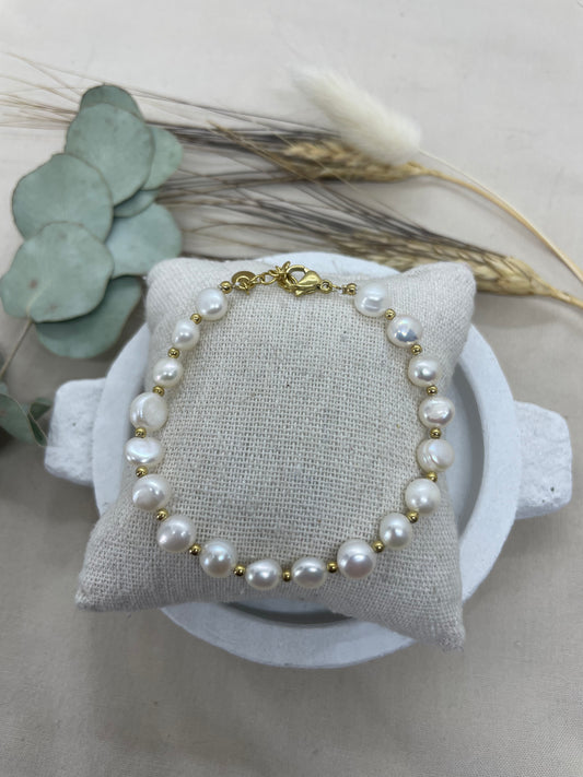 Bracelet perles d’eau douce doré
