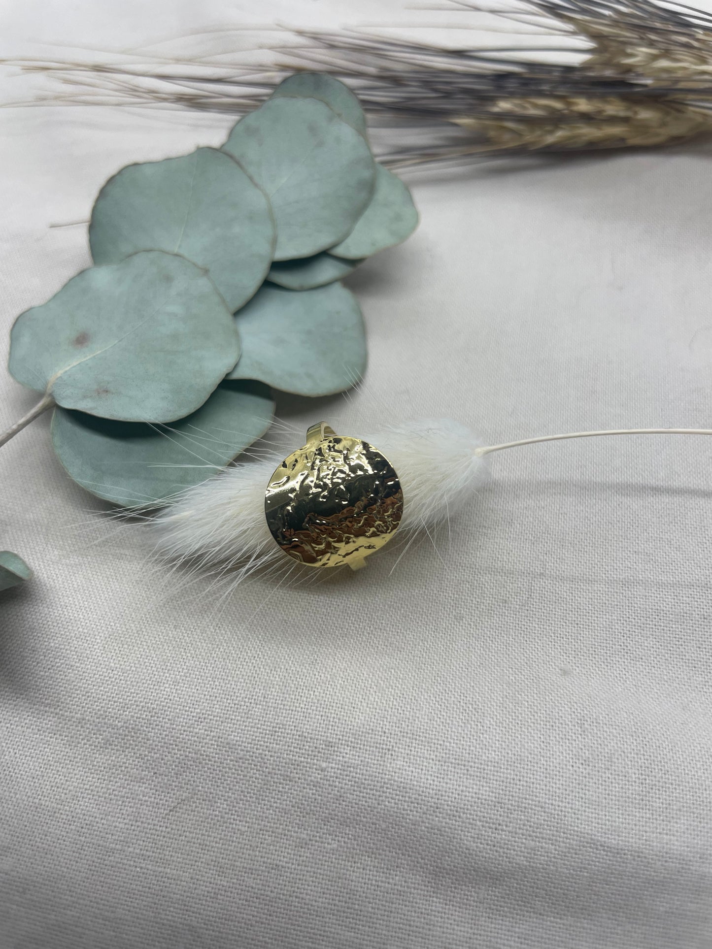 Bague rond martelé doré