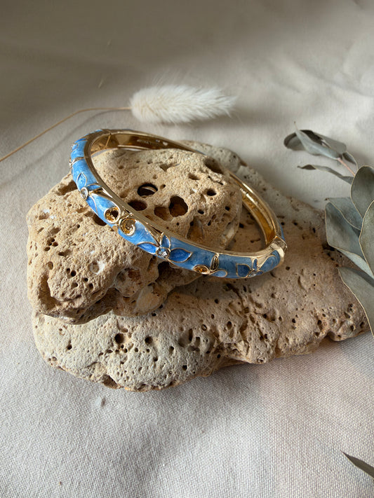 Bracelet jonc thaïlandais fin bleu clair et foncé fleurs