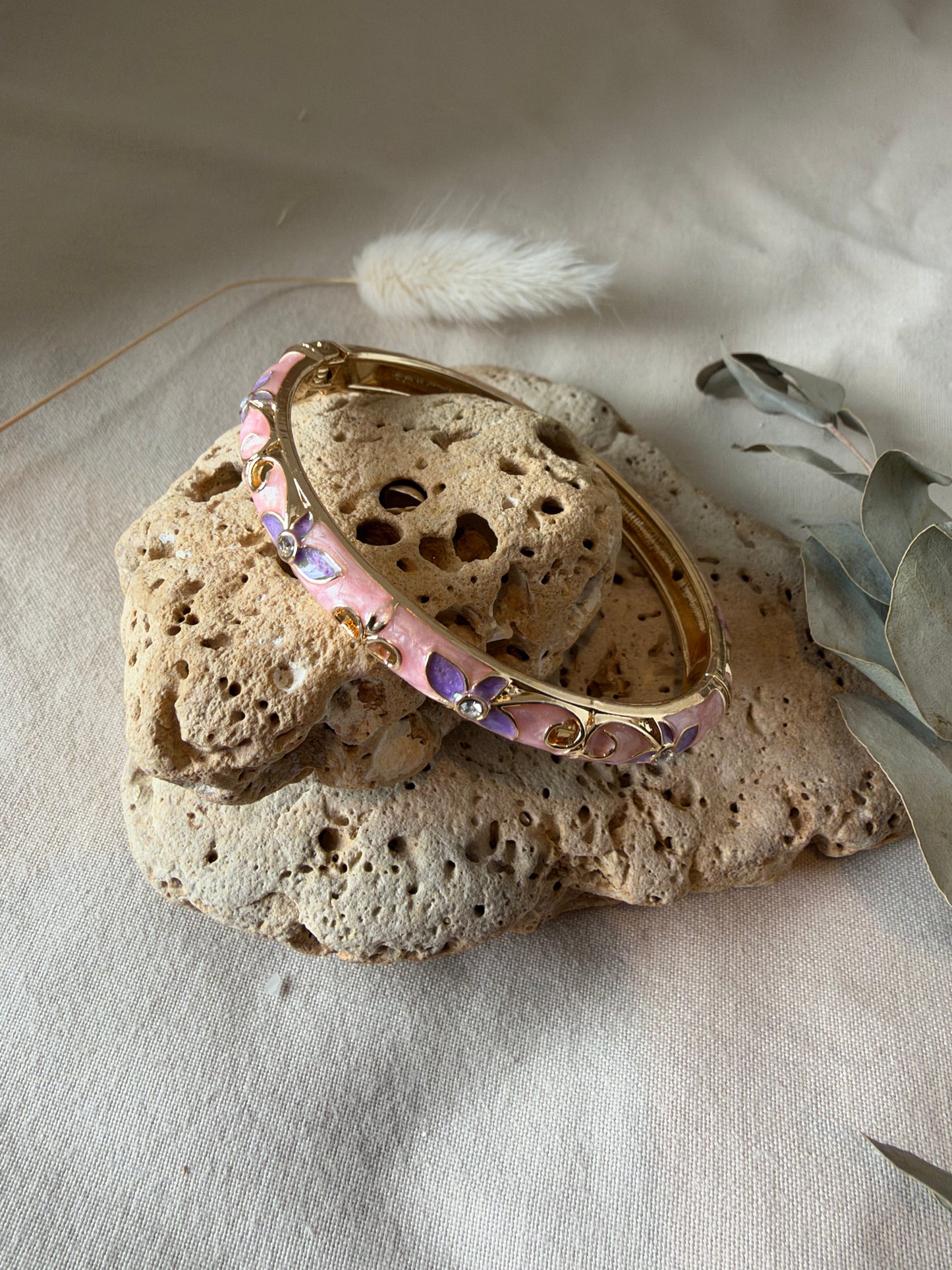 Bracelet jonc thaïlandais rose et violet fleurs