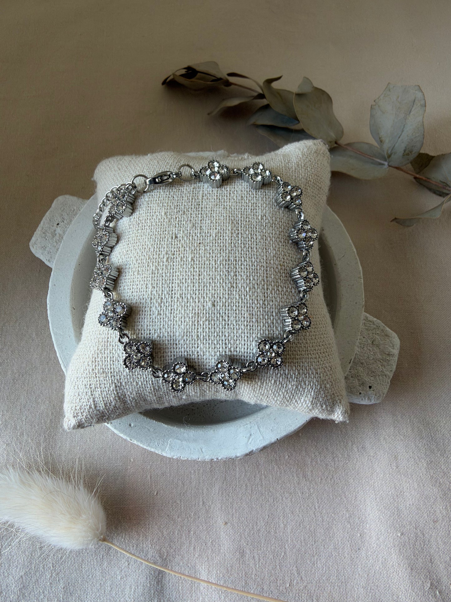 Bracelet fleurs strass blanc argent