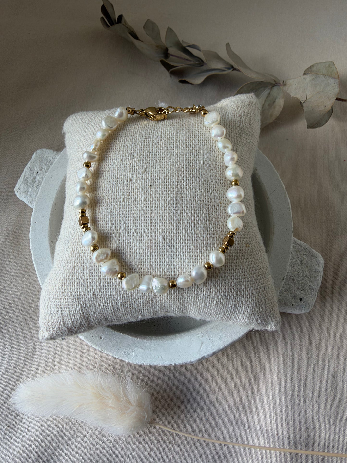 Bracelet Annick perles d’eau douce doré